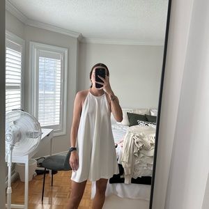 Loose Fit Zara High-Neck Flowy White Dress